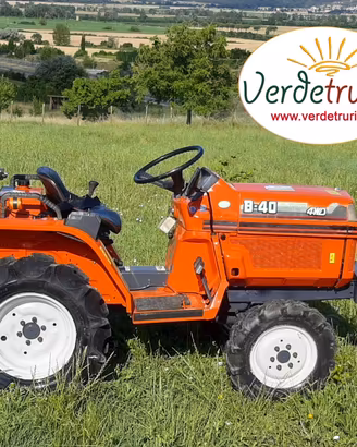 TRATTORE AGRICOLO