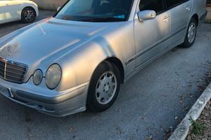 Mercedes E 220 CDI sw  tenuta molto bene