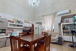 Spaziosa casa singola, con terrazza, lavanderia e