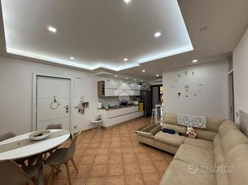 3 LOCALI A MELITO DI NAPOLI