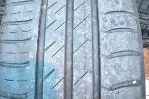 Gomme invernali/estive 185/60/15 con cerchi Opel