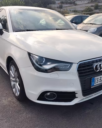 AUDI - A1 Sportback Sportback 1.6 tdi Ambition s