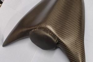 Codino monoposto in carbonio per tuono V4