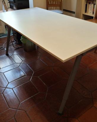 Scrivania Trotten IKEA