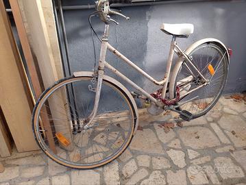 Bicicletta da donna marca Legnano