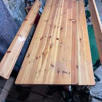 Tavolo da birreria con panchine