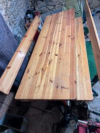 Tavolo da birreria con panchine