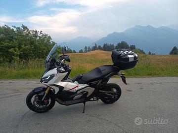 Honda x-adv 750