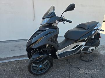 piaggio mp3 300
