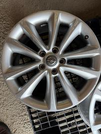 Cerchi in lega opel astra 18 pollici