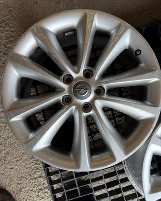 Cerchi in lega opel astra 18 pollici