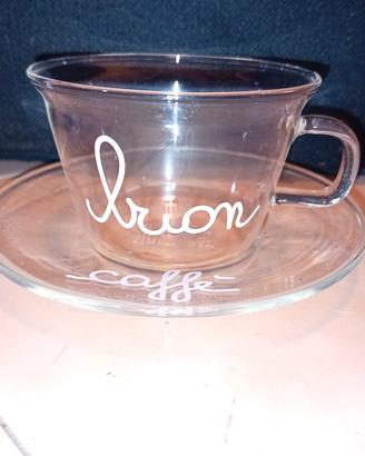 tazzina da caffè con piattini