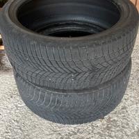 Pneumatici Bridgestone 235/40/19