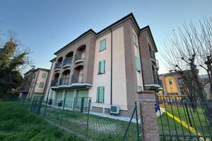 Appartamento di 168 m² con 4 locali e box auto a N