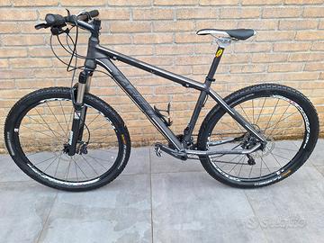 Mountain Bike Target RAZOR 700