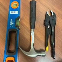 Set attrezzi manuali – Livella + Martello + Pinza