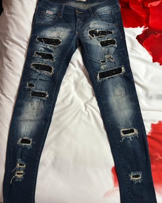 Jeans donna con toppe in pizzo