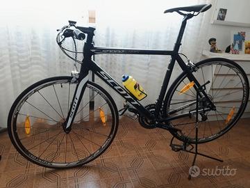 Bici da corsa SCOTT.