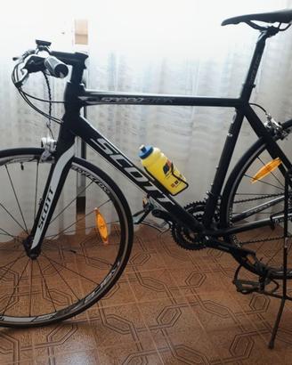 Bici da corsa SCOTT.