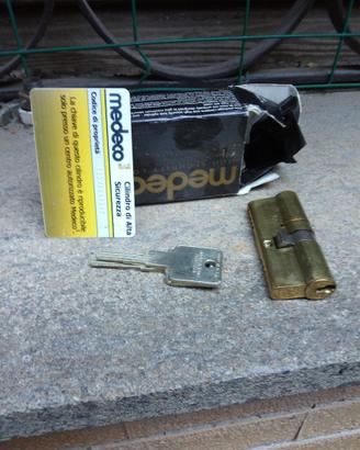 Cilindro europeo MEDECO
