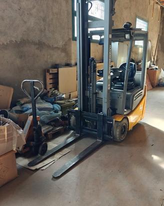 CARRELLO ELEVATORE Jungheinrich EFG 215