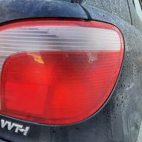 TOYOTA YARIS 2001 - STOP POSTERIORE DESTRO