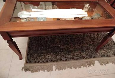 tavolo basso espositore 