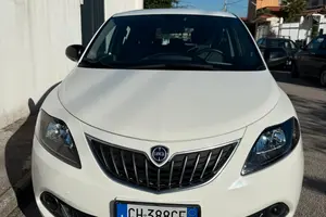 Lancia Ypsilon 1.0 FireFly 5 porte S&S Hybrid Ecoc