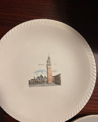 Piatti di ceramica