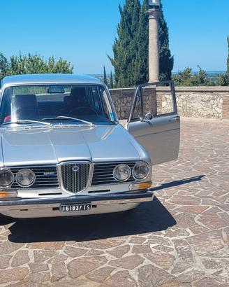 Lancia 2000 i.e. interni rossi