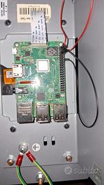 Raspberry PI3 model B con display touch 