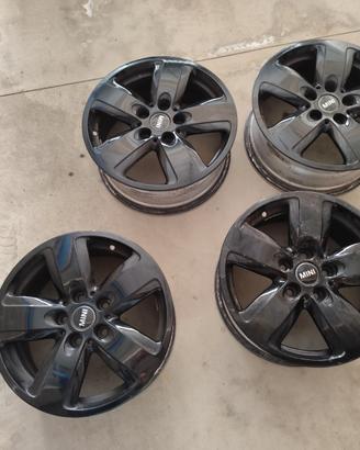 4 cerchi neri da 16" per autovettura mini
