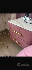 Comodino in velluto rosa