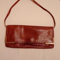 borsa in vera pelle bordeaux, a mano e a tracolla
