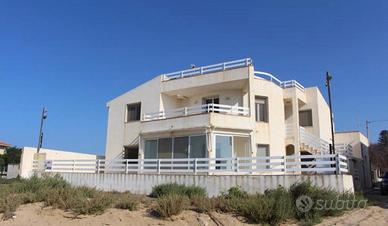 VILLA FRONTE MARE A PUNTA BRACCETTO
