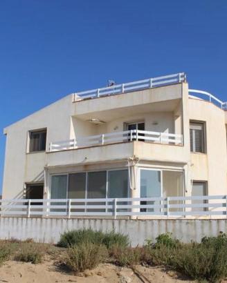 VILLA FRONTE MARE A PUNTA BRACCETTO