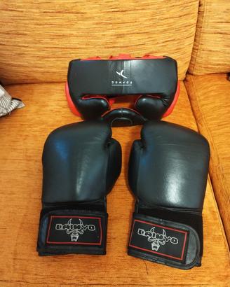Guantoni e caschetto da Boxe
