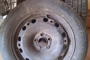 Pneumatici a 3/4 Pirelli 15R 84H 185/60