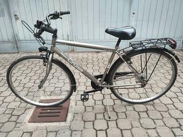 Bicicletta city bike bici 28 con cambio