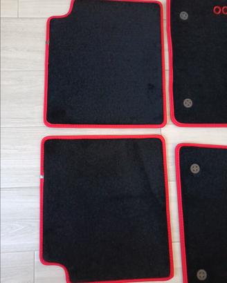 Tappetini Fiat 500 ricamati personalizzati