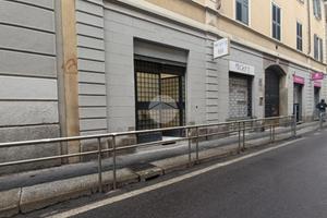 NEGOZIO A MILANO