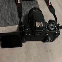 Canon eos750 D con due obbiettivi