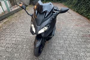 Yamaha TMAX – Pari al nuovo, condizioni perfette
