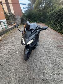 Yamaha TMAX – Pari al nuovo, condizioni perfette