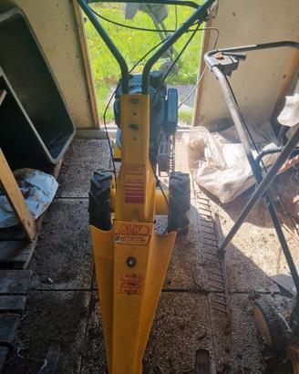 Riservato Motofalciatrice difettosa con barra