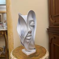 Vaso Scultoreo “Sospiro” – Design Moderno