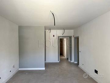 Appartamento di 90 m² con 3 locali e box auto a Um