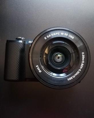 macchina fotografica Sony alfa5000