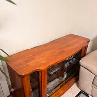 Mobile porta Tv in legno massello con ante vetro