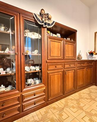 Soggiorno completo in legno noce+tavolo e 6 sedie